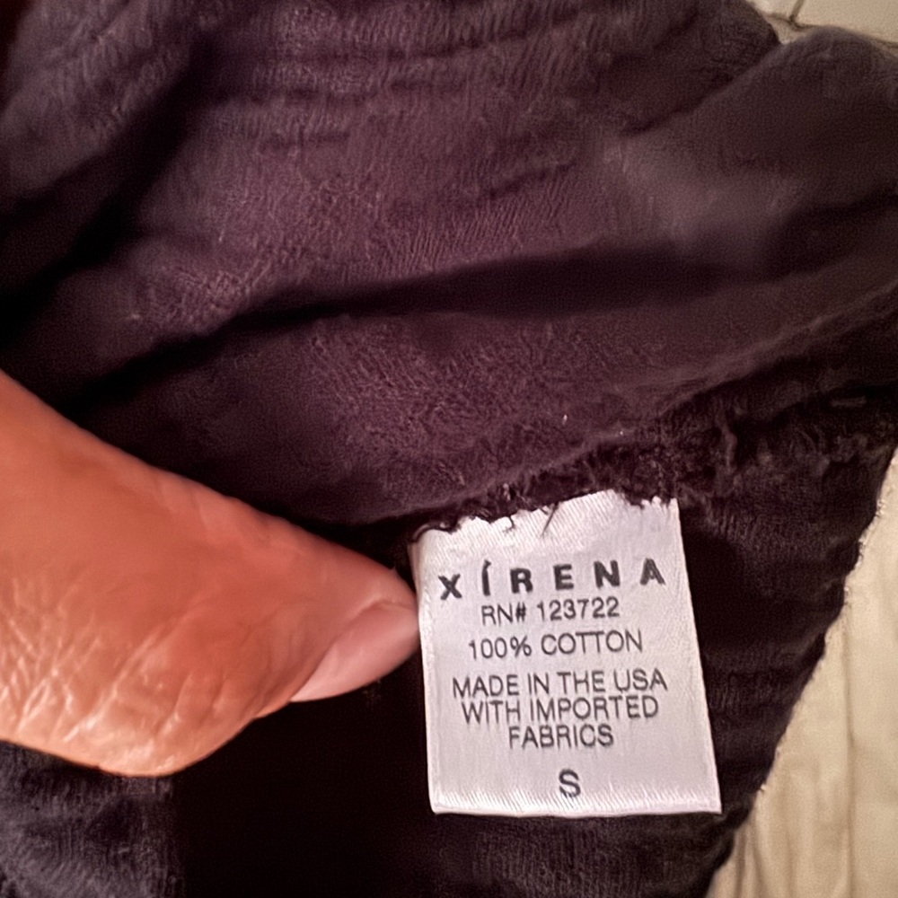 XiRENA Black Sleeveless Maxi Dress with Ruffled Neck - Picture 12 of 12